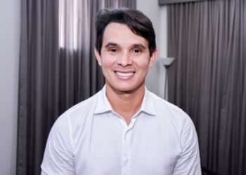 64% aprovam atuação do deputado João de Nadegi, aponta enquete do Política no Forno