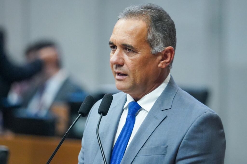 Nino de Enoque enfrenta desgaste político após derrota do filho em Moreno