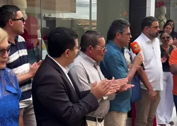 Líder FM é inaugurada como primeira rádio legalizada de Chã Grande; Ademir Batista parabeniza emissora