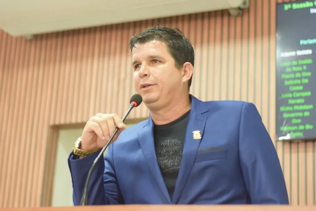 Câmara aprova proposta de Severino do Ovo e prefeito Sandro Advogado autoriza manutenção de estradas em Lagedo Grande