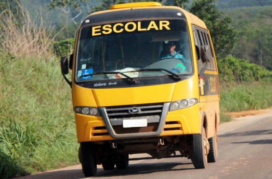Ônibus escolar usado no transporte de alunos da rede pública em Pernambuco