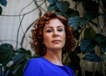 Câmara contraria parecer de cassação e mantém mandato de Carla Zambelli
