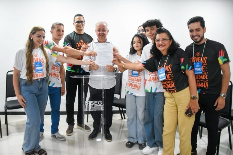 Joselito Gomes sanciona o PPA 2026–2029 durante Fórum do Selo UNICEF em Gravatá