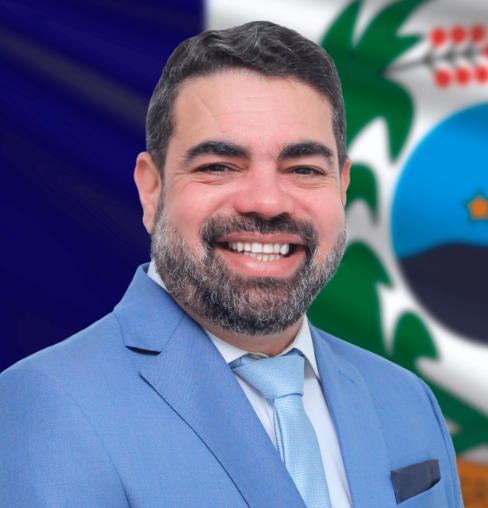 Sandro Advogado durante ações da gestão municipal em Chã Grande em 2025