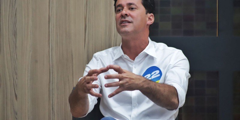 Anderson Ferreira após a derrota na eleição de 2022, em meio a tentativas de reposicionamento político para 2026