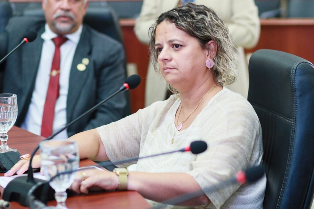 Vereadora Fabiana Lins, citada em recomendação do MPPE por suspeita de nepotismo na Câmara de Garanhuns.