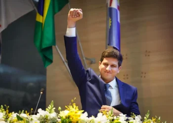 Câmara do Recife rejeita pedido de impeachment contra João Campos