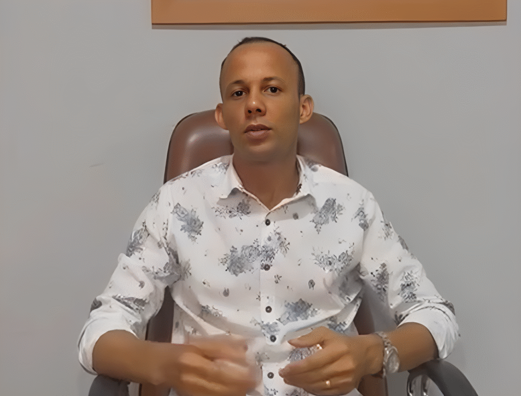 Relato das diretrizes da recomendação do Ministério Público de Pernambuco à Câmara de Lagoa de Itaenga. O conteúdo detalha as obrigações de transparência, a necessidade de análise técnica prévia das emendas parlamentares e a atualização da Lei Orgânica Municipal conforme orientação do promotor Carlos Eduardo Domingos Seabra em 2026.