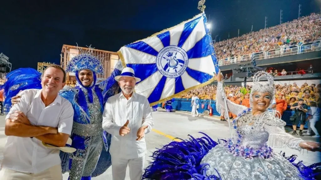 Desfile da Acadêmicos de Niterói na Marquês de Sapucaí em homenagem ao presidente Luiz Inácio Lula da Silva durante evento analisado pelo Tribunal Superior Eleitoral