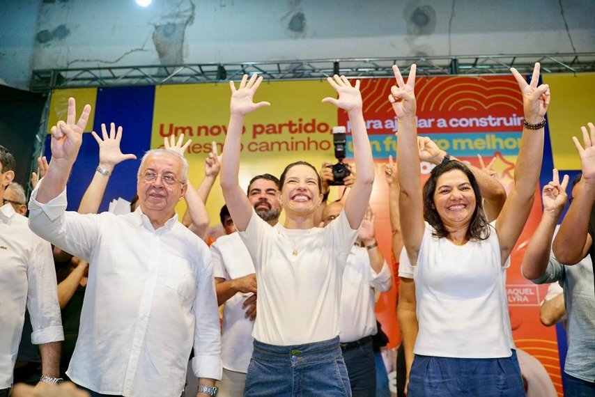 Raquel Lyra ao lado de Viviane Facundes e Joselito Gomes durante filiação ao PSD em Gravatá