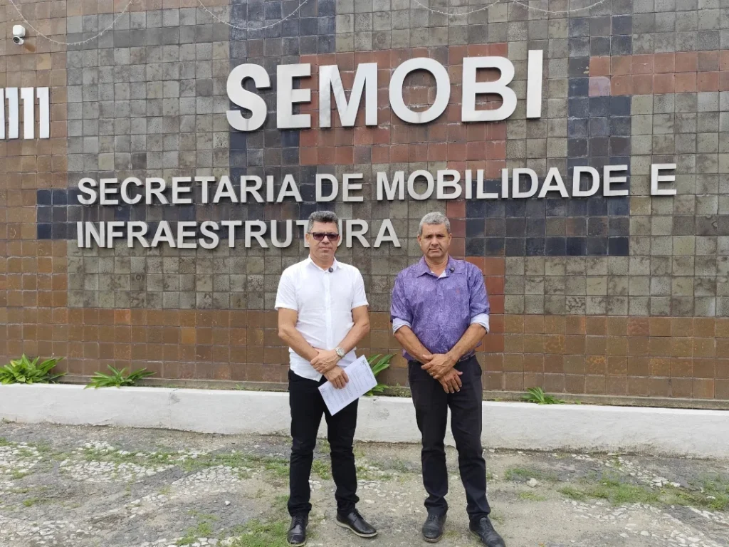 Vereadores Ademir Batista e Nanato na Secretaria Estadual de Mobilidade e Infraestrutura cobrando melhorias na PE-71 em Chã Grande