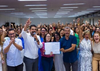 Prefeito de Chã Grande anuncia reajuste de 8% para professores, o maior entre as prefeituras de PE
