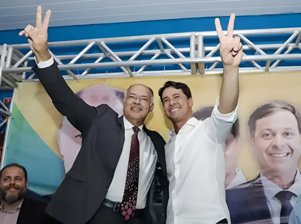 Pastor Eurico ao lado de Anderson Ferreira durante ato de filiação ao PL em março de 2022 para disputar as eleições daquele ano em Pernambuco. O parlamentar deixou o PL e concorrerá à reeleição pelo PSDB.