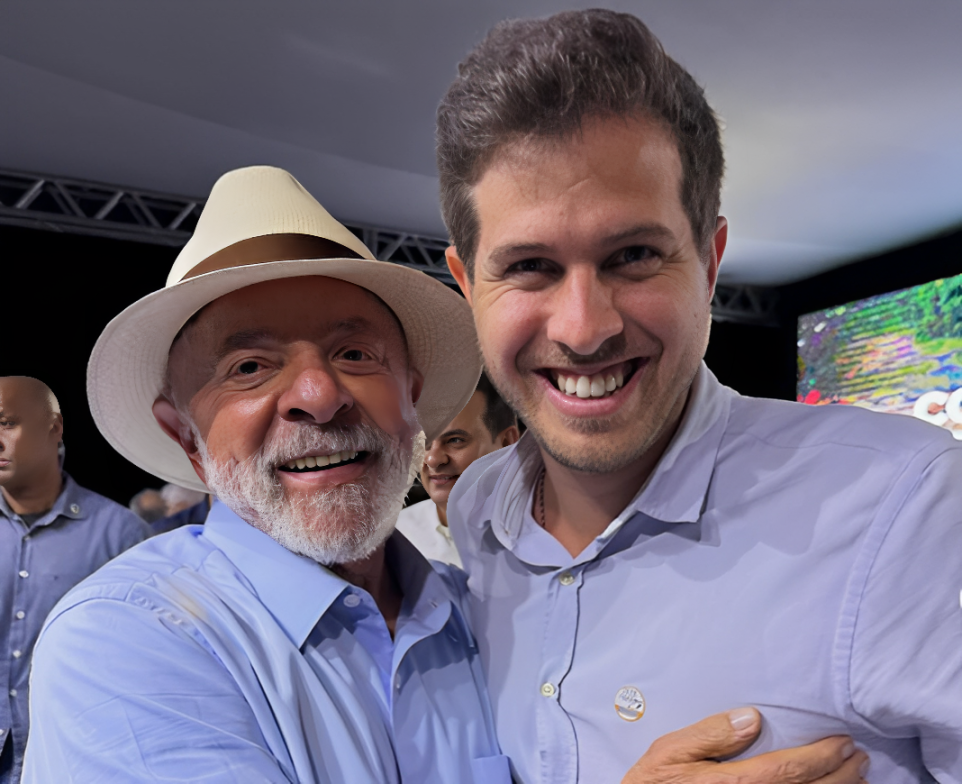 Pedro Campos e Lula em registro compartilhado nas redes sociais sobre vice-liderança na Câmara.
