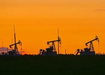 Petróleo dispara após tensão no Estreito de Ormuz
