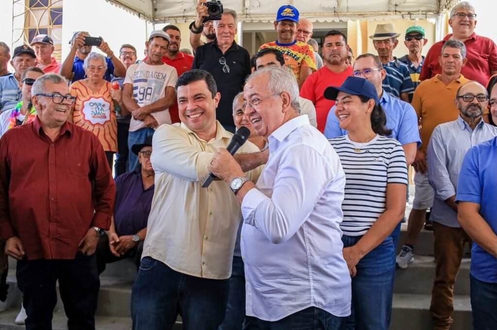 Prefeito Joselito Gomes participa da reinauguração do Alto do Cruzeiro em Gravatá ao lado do vice João Paulo e apoiadores