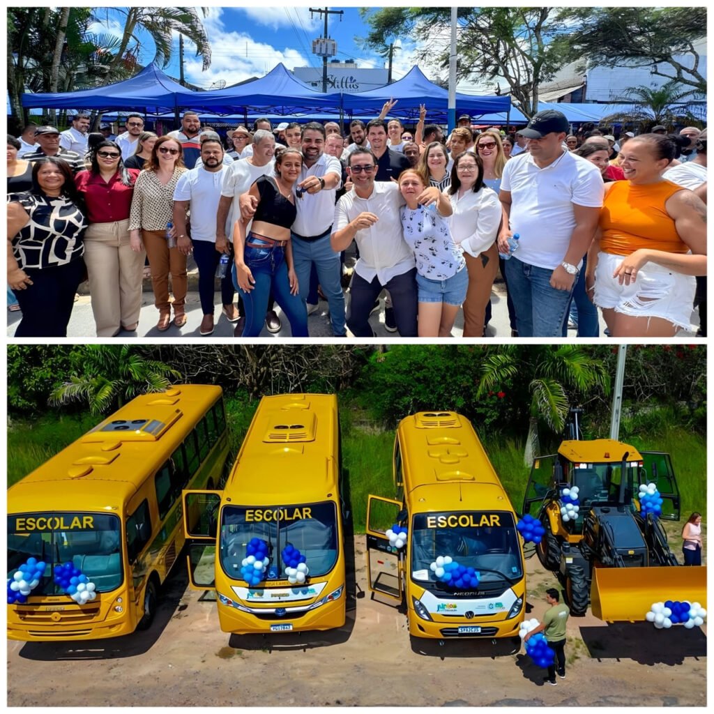 Prefeito de Chã Grande, Sandro Advogado, entrega três ônibus escolares e uma retroescavadeira em frente à Câmara Municipal, acompanhado de vereadores e autoridades locais.