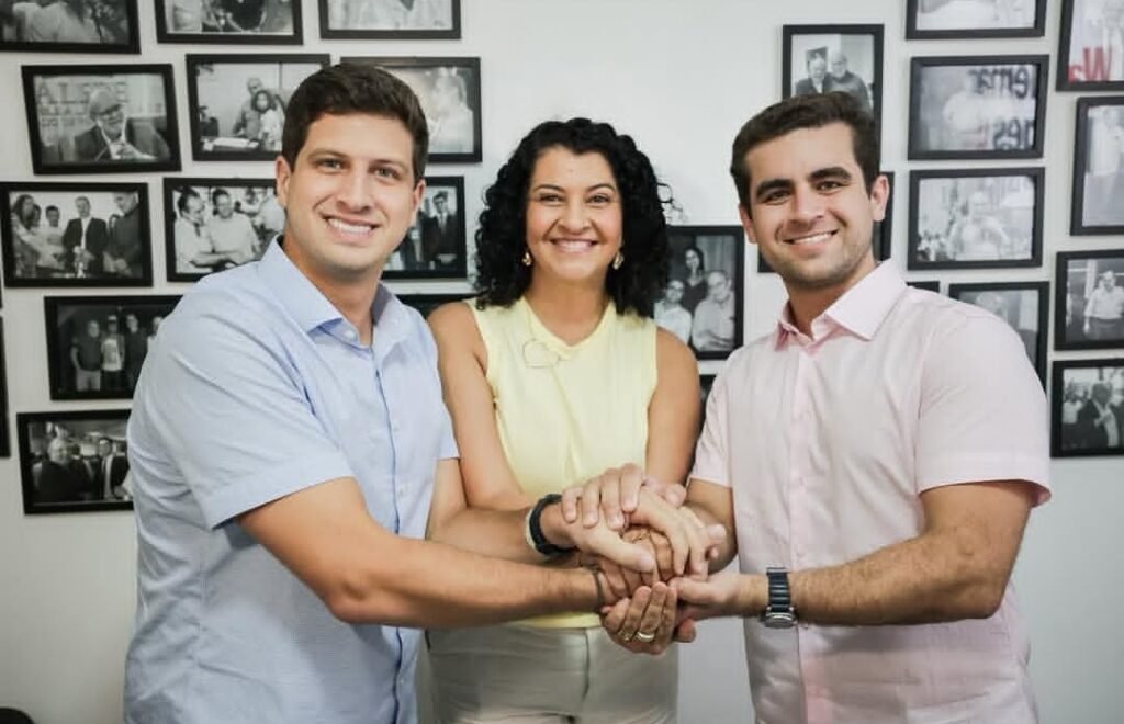 Ninha Professora aparece ao lado de João Campos e Waldemar Borges Filho em gesto de união política
