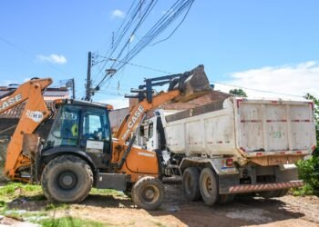 Gravatá: Mutirão de recolhimento de entulho é realizado no Bairro Novo