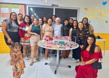 Programa Mães na Creche encerra capacitação com curso de chocolateria em Gravatá
