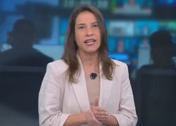Raquel Lyra usou avião aeromédico em agendas políticas, diz Folha de S. Paulo; governo nega irregularidade