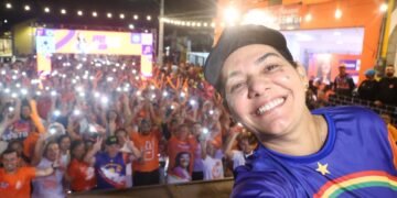 Viviane Facundes leva campanha às ruas de Gravatá com corrida noturna