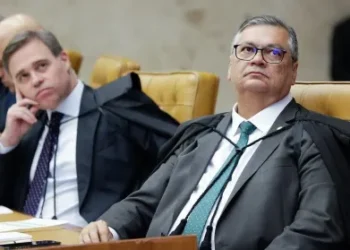 Dino derruba decisão de Mendonça que havia retirado post sobre fake news envolvendo Flávio Bolsonaro e Nossa Senhora Aparecida