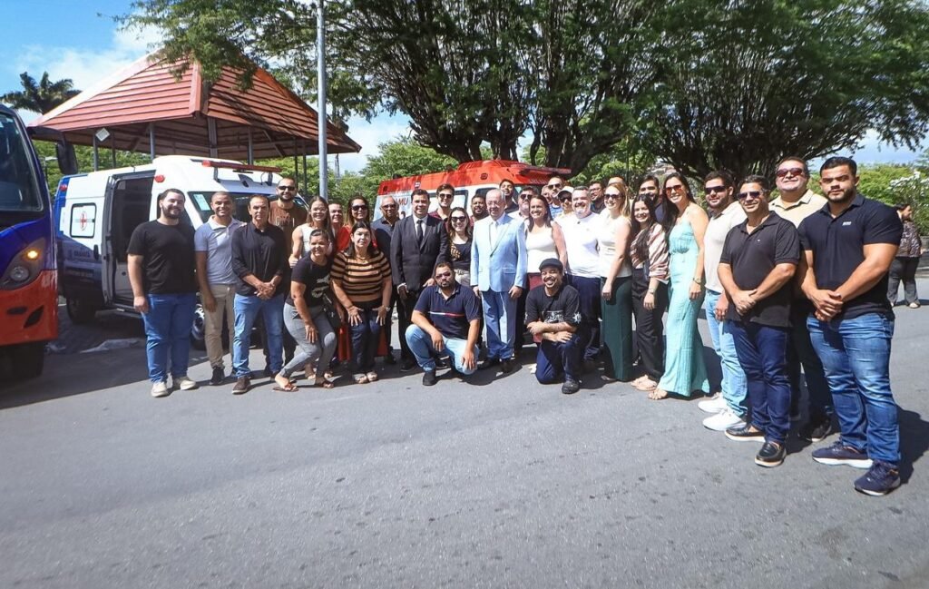 Prefeito Joselito Gomes participa da entrega de quatro novos veículos para a Saúde de Gravatá