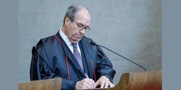 Corregedor do TSE derruba decisão de Nunes Marques e restabelece canal “Exército do Lula”, criado por Janones