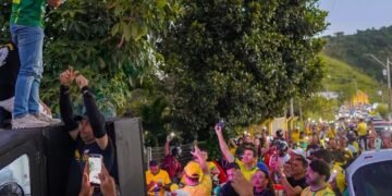 Direita Chã Grande sai na frente e realiza primeiro ato de campanha do 2º turno no município com carreata para Flávio Bolsonaro; Gilson Machado Filho participou do ato