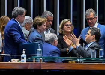 Senado aprova fim da escala 6×1 e prevê jornada de 40 horas semanais