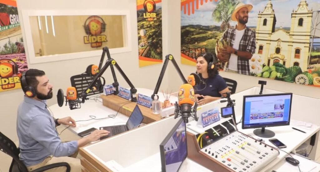 Entrevista no Panorama Político, da Rádio Líder FM, sobre o posicionamento eleitoral de Viviane Facundes nas eleições de 2026.